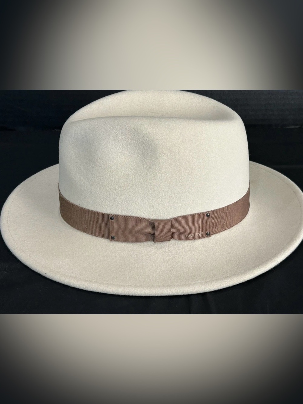 Bailey Of Hollywood Litefelt Wool Ivory Fedora Hat Size M